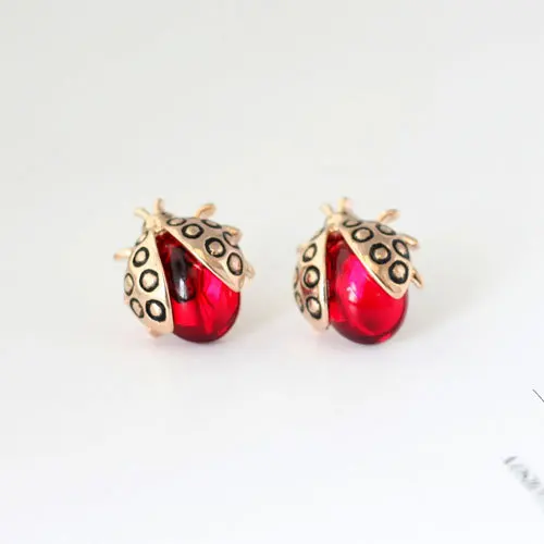 

Korean fashion exquisite small Ladybug Earrings earring inlaid pearls