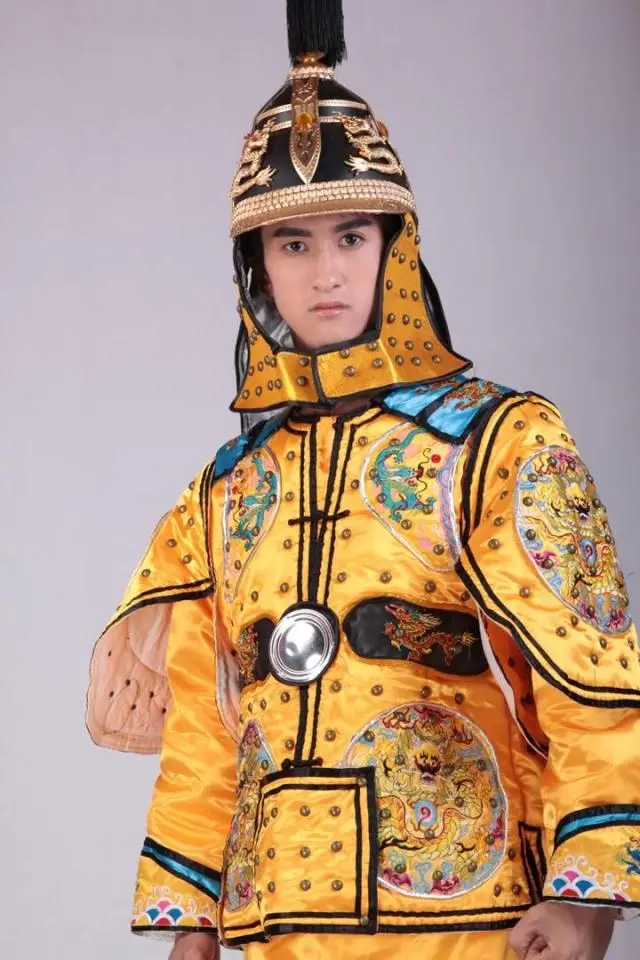 Костюм императора династии Цин выходящий для войны марширующий костюм вышитый