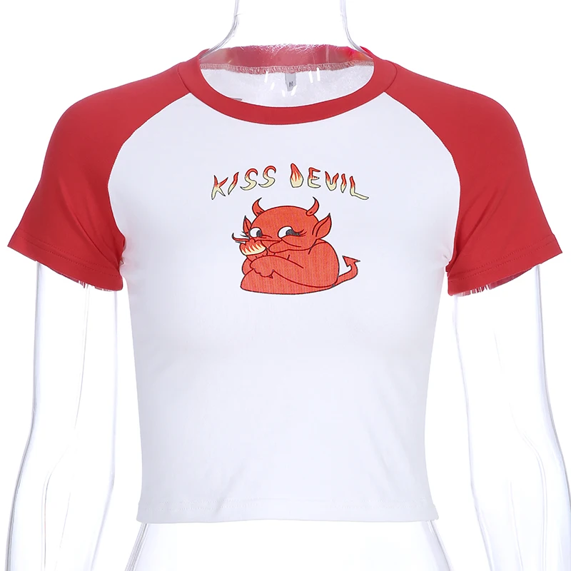 Эстетическая женская футболка с рисунком контрастного цвета футболки