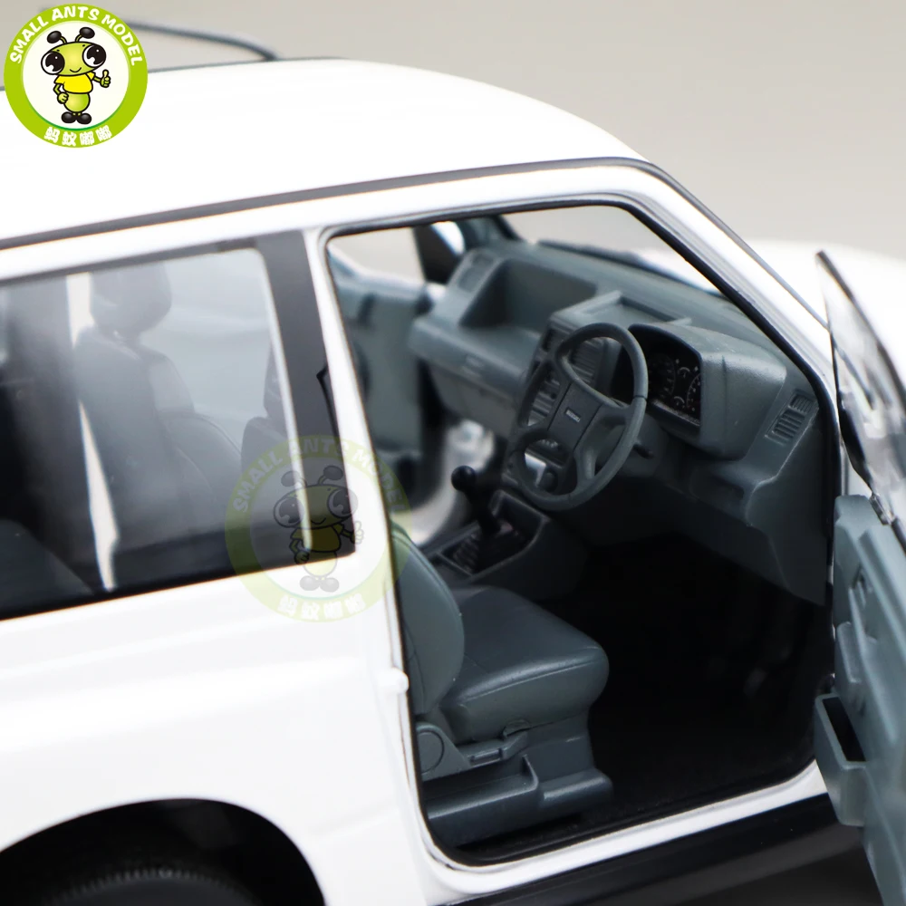 1/18 DORLOP Suzuki Vitara Escudo правый руль diecase Модель автомобиля игрушки детские подарки для мальчиков девочек белый