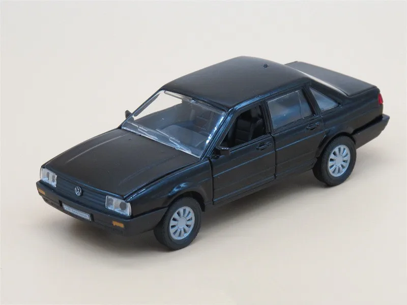 Classic cars alloy car models 1:32 Sound and light back to power the best-selling children's toy free shipping |
