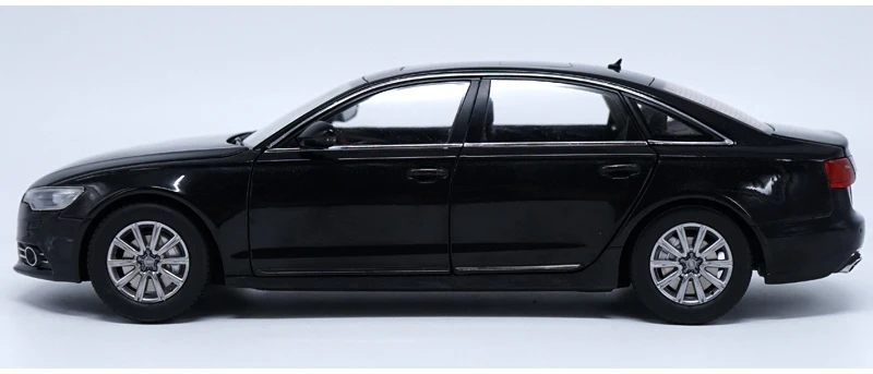 Высокая имитация 1:18 оригинальная модель автомобиля из сплава A6L, литая металлическая Игрушечная модель, красивая коллекция подарков