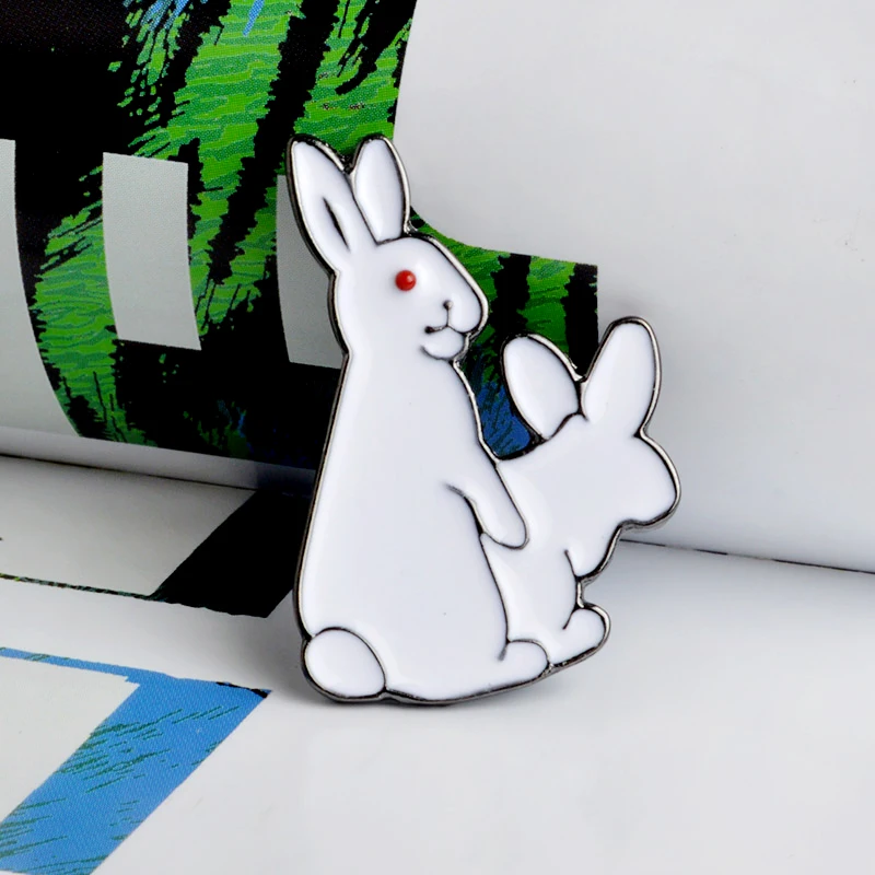Брошь в виде белых кроликов FR2 эмалированная металлическая пряжка злого