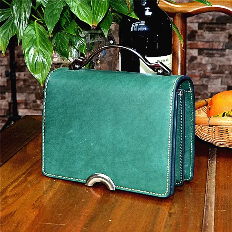 Женский маленький кошелек ручной работы из натуральной кожи растительного