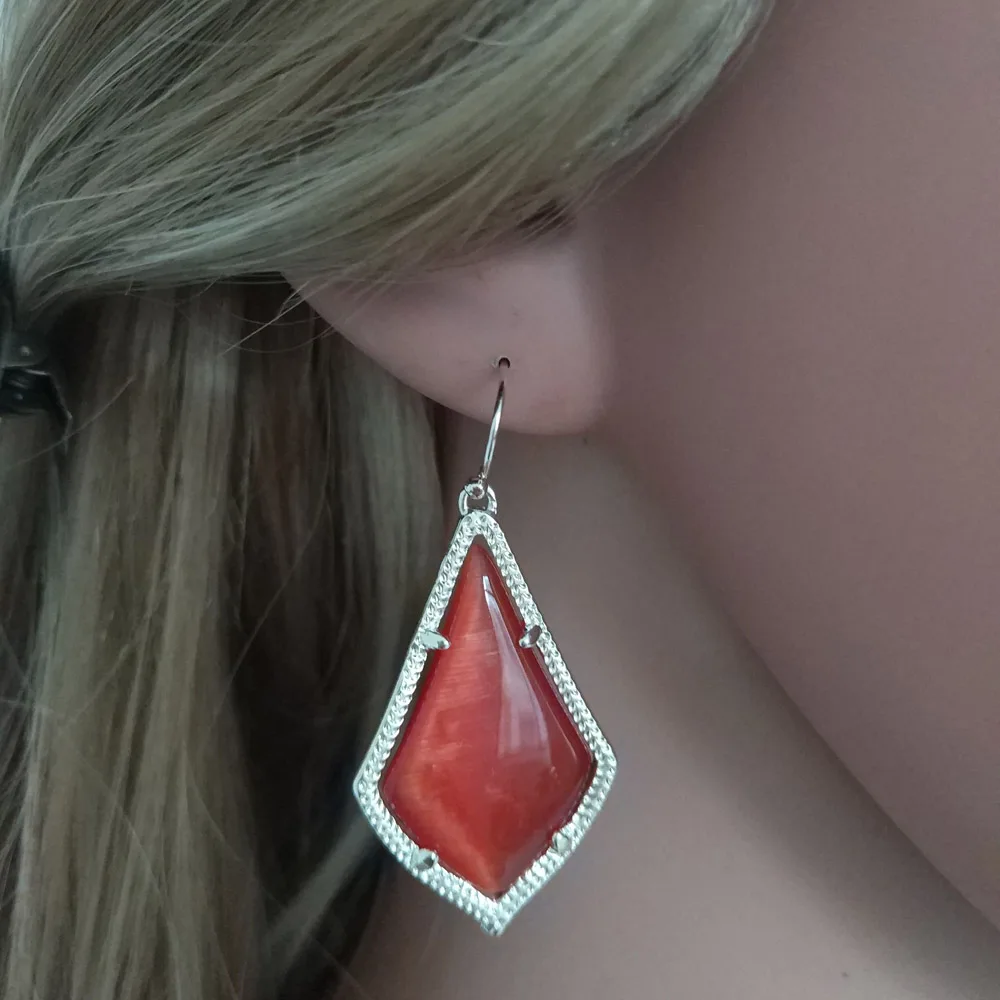 2019 Новое поступление маленькие серьги капли воды с инкрустацией кристаллами