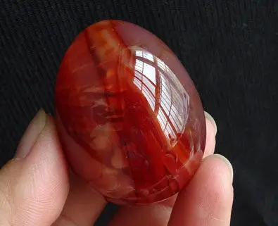 Натуральное красное агатовое яйцо с кристаллическим камнем.|egg|egg stone |