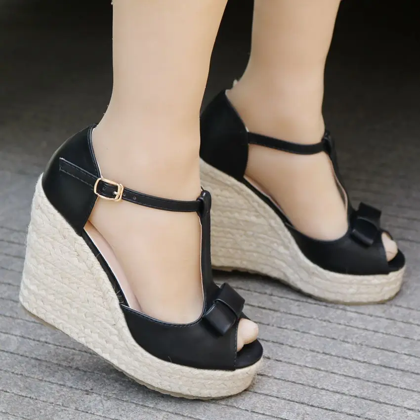 Новые женские сандалии летние на танкетке и высоком каблуке с Т-образным