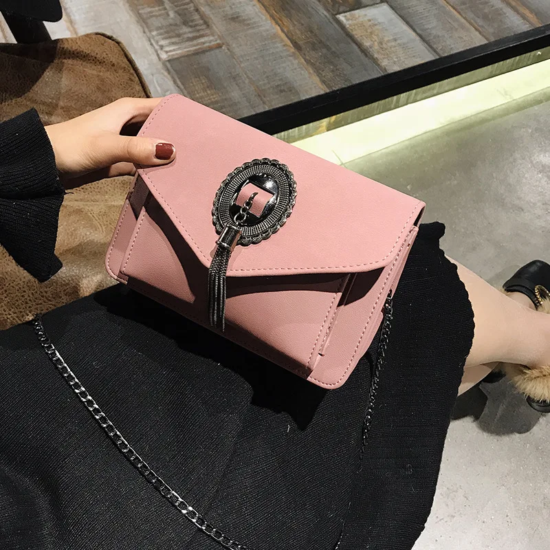 Для женщин сумка украшения из металла Ретро кисточкой Crossbody Сумки Женская мода