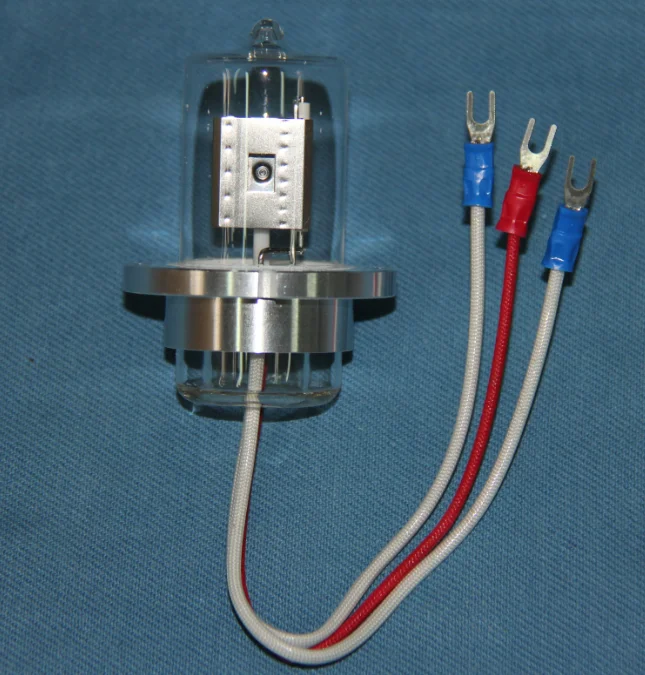 

Для Shanghai Tianmei LC2030 заменяет ксеноновую лампу A510ML L6309-51