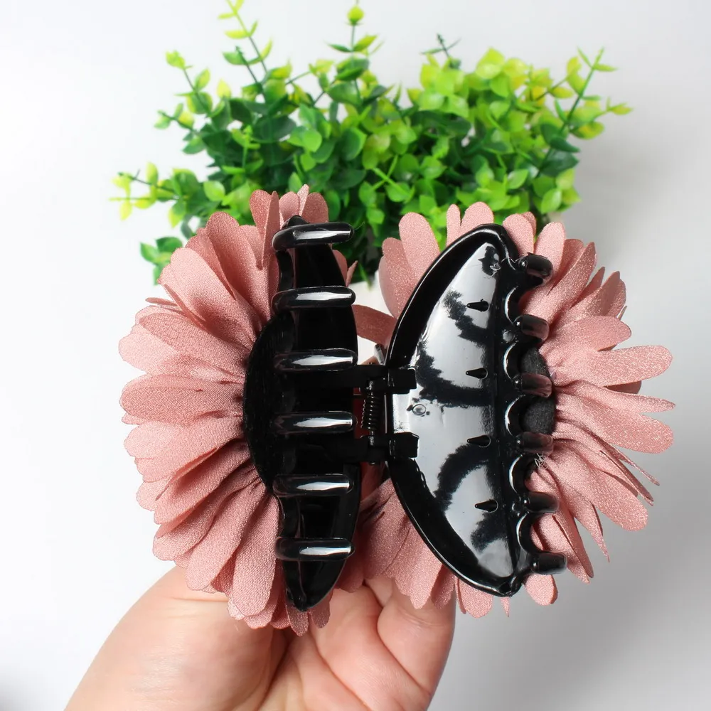 

8cm Chrysanthemum Flower Hair Claw Clip Ponytail Holder Wholesale Lot Accessories For Women Girls Flower Hair Hairpin Headwear