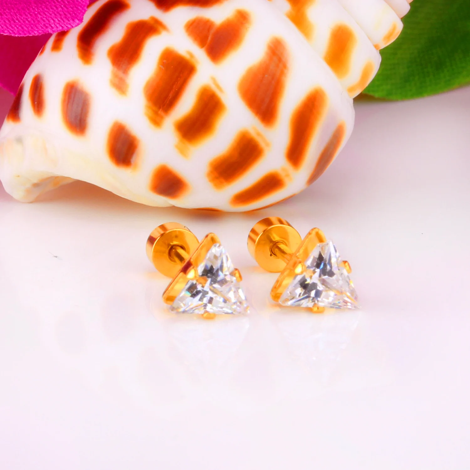 Серьги гвоздики LUXUKISSKIDS из нержавеющей стали золотого цвета в стиле пирсинга