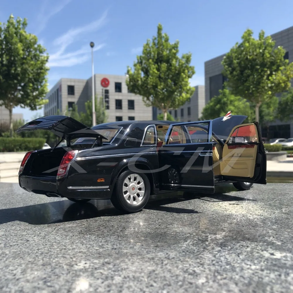 Литая модель автомобиля 1:18 Hongqi CA7600 Limousine (черный) + небольшой подарок!|Наземный