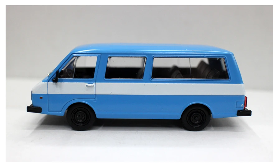 Новая советская модель автомобиля Классическая 1/43 года Специальный литейный