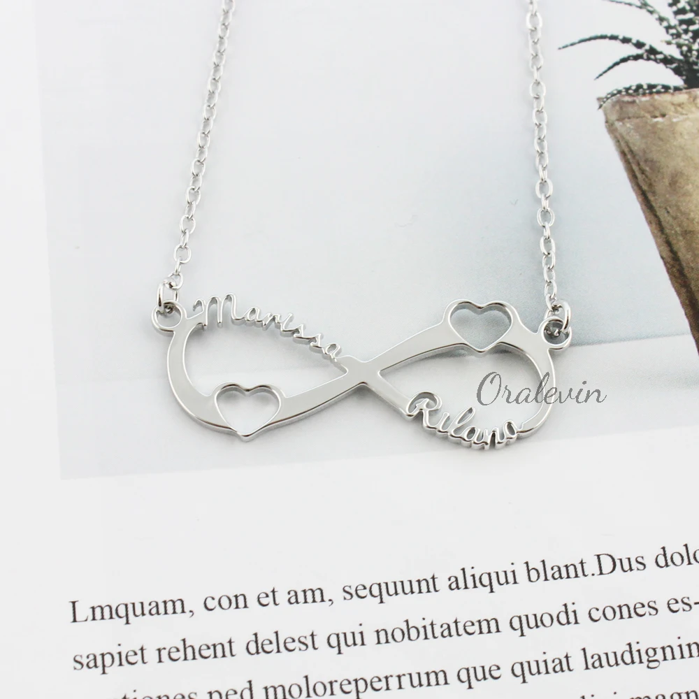 Золотое тонкое маленькое персонализированное ожерелье с именем бесконечность