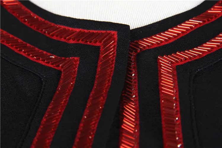 Платье с v-образным вырезом расшитое бисером свободного покроя принтом на лето и