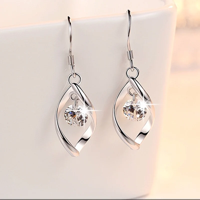 

Женские серьги из серебра 925 пробы, с фианитом