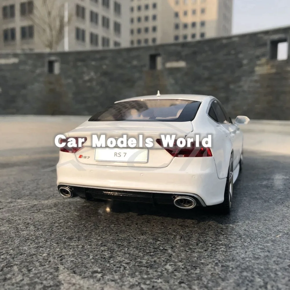 Литая модель автомобиля для моделей KengFai J RS7 (белые/серебристые боковые зеркала)