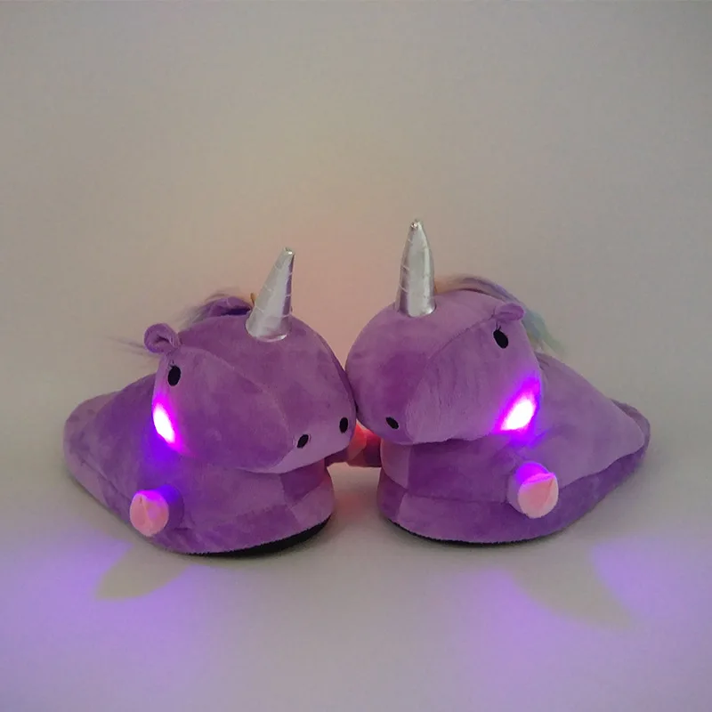 half purple light Тапочки в виде единорога, белые Тапочки со светодиодной подсветкой на плоской подошве, зимняя теплая плюшевая обувь с крылышками, коллекция года, для взрослых, с героями мультфильмов, женская домашняя обувь унисекс, легкая Милая обувь - Цвет: half purple light