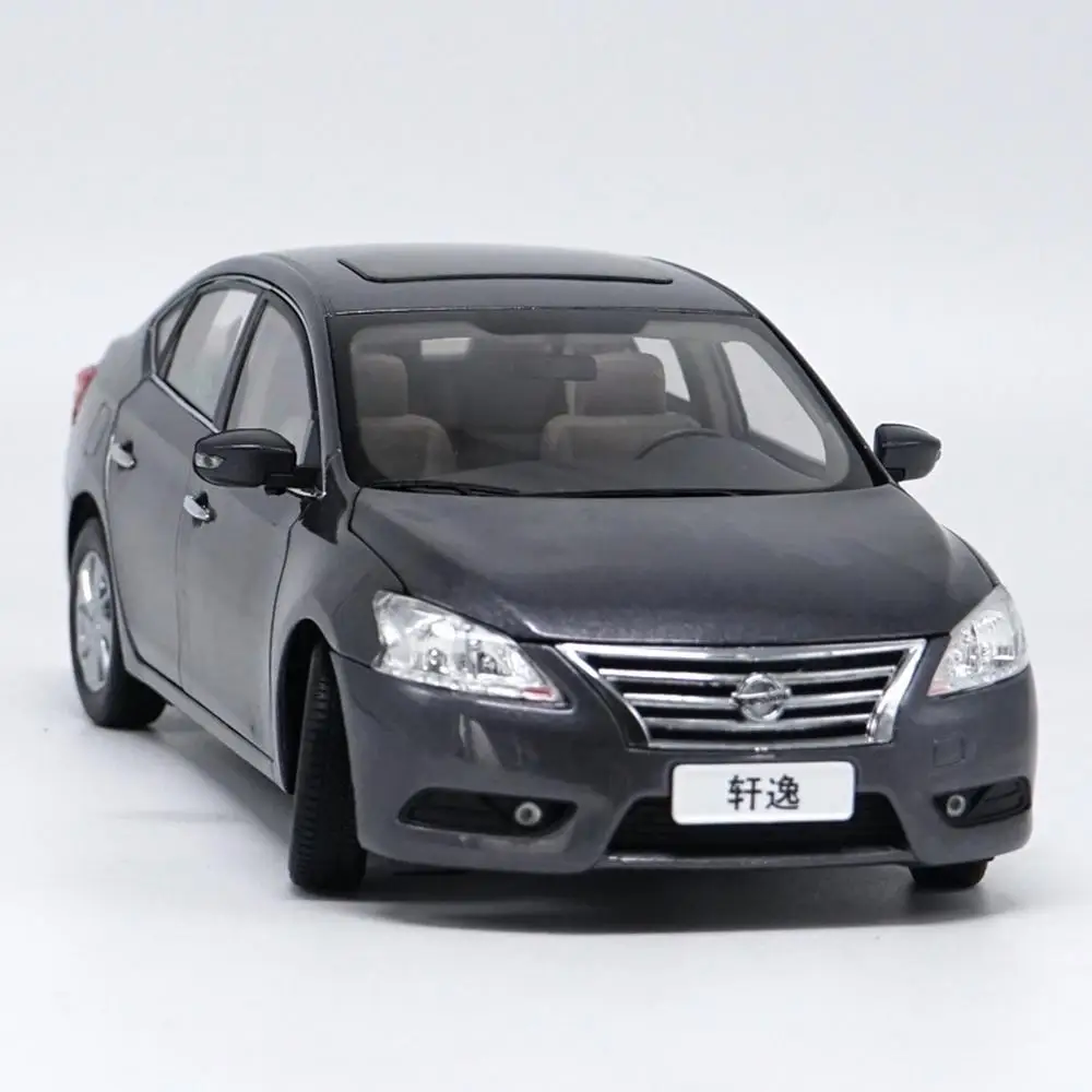 Коллекция литых под давлением моделей автомобилей NISSAN SYLPHY 1/18 в масштабе