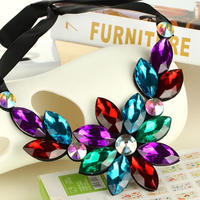 Женское ожерелье с подвеской в виде цветка и кристаллов|ribbon necklace|black ribbon necklacestatement