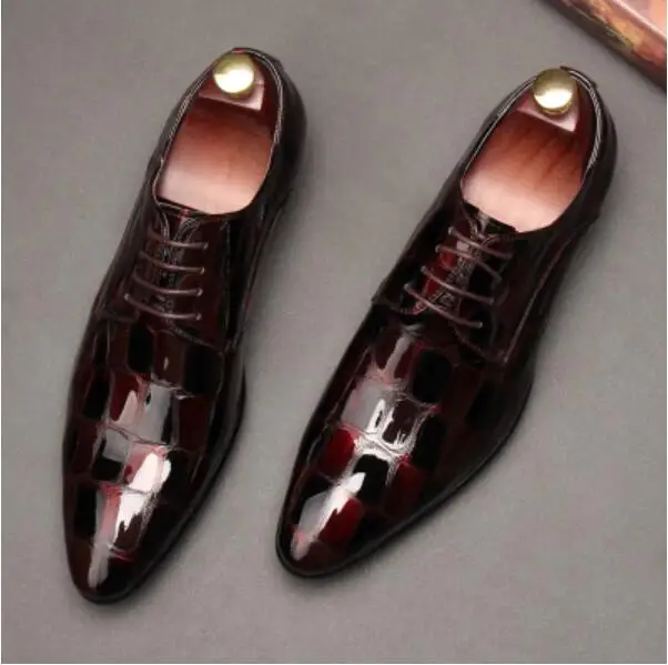 

Youth Italian Leather Fashion Oxfords Patent Leather Man Business Shiny Oxfords Shoes Spring Male Groom Tuxedo Suits Shoes Mujer