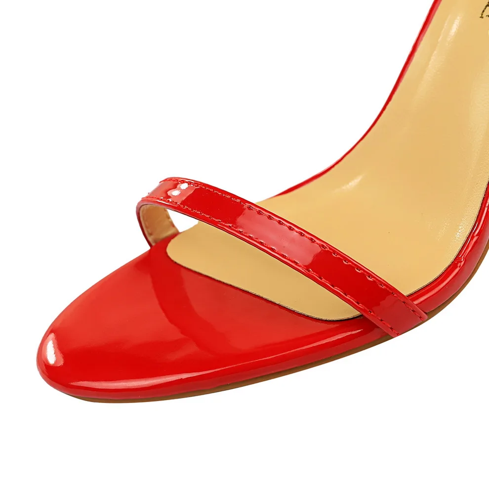 Женские летние сандалии на низком каблуке с ремешком 8 см 11 блестящие туфли