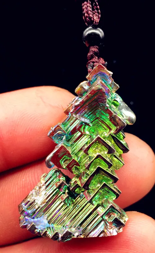 

Upscale!!!!!Natural quartz crystal German bismuth artificial culture pendant.