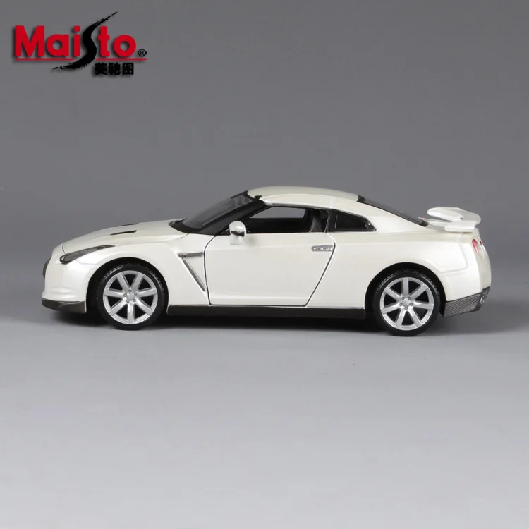 Maisto 1:24 2009 Nissan GTR3 моделирование сплава Модель автомобиля ремесла украшение