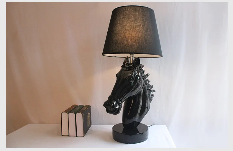 

Nordic luxury resin desk lamp post-modern hotel decoration LED desk lamp art living room bedroom bed head gold horse head light