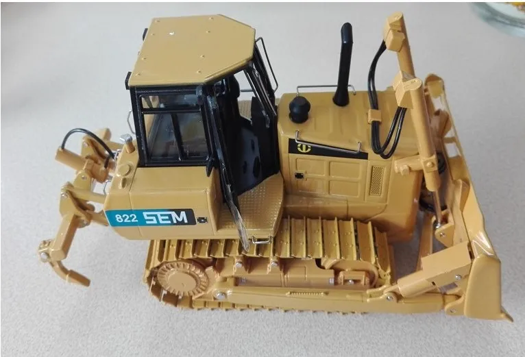 Коллекционная литая игрушка модель подарок Norscot 1:50 Svsle гусеница кошка D6K XL