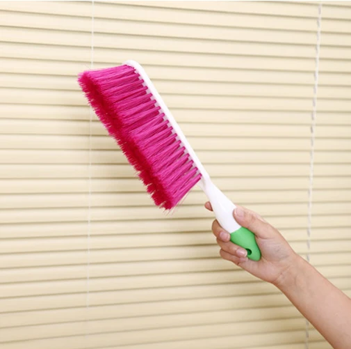 

1Pcs NEW Candy Color Household Brush Long Handle Slip-resistant Handle Bed Sheets Bedspread Sofa Cleaning Brush Dust Brush