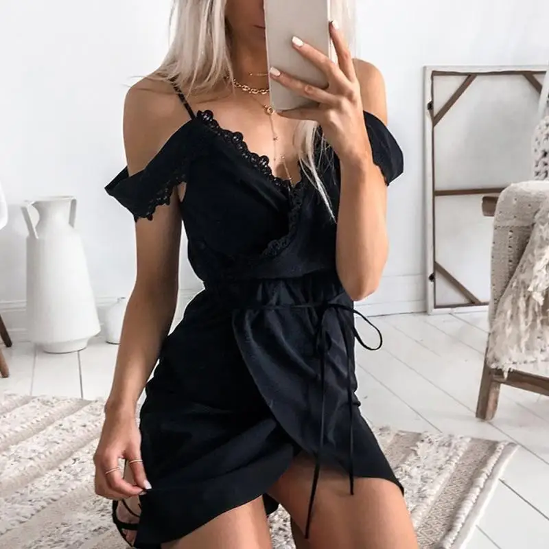 Летнее платье 2018 женское на бретелях с v образным вырезом открытыми плечами мини