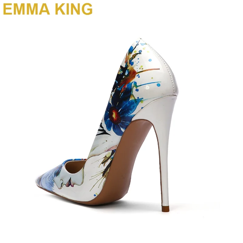 Модный принт Женские туфли лодочки с острым носком Цвет белый Высокие ботинки из