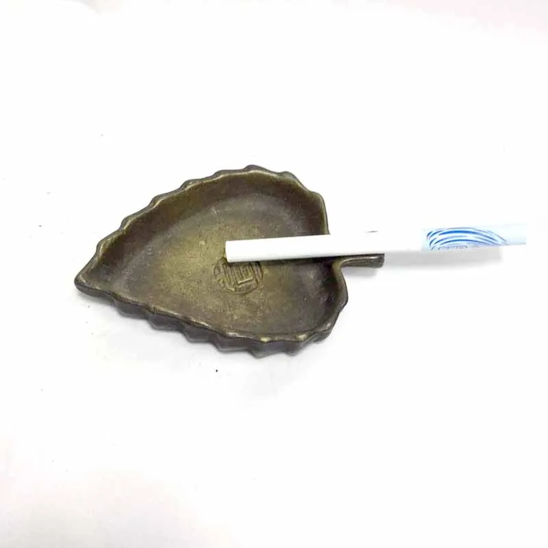 

2 Color antique simple brass leaf shape ashtray cigarette cigar ash tray desktop decorations