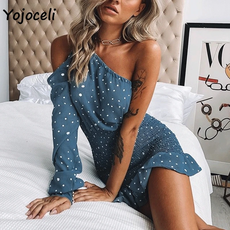 Женское платье в горошек Yojoceli клубное мини с оборками на одно плечо облегающее