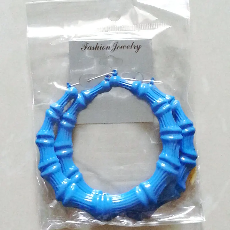 Серьги-кольца круглой формы неонового цвета круглые бамбуковые большие в форме