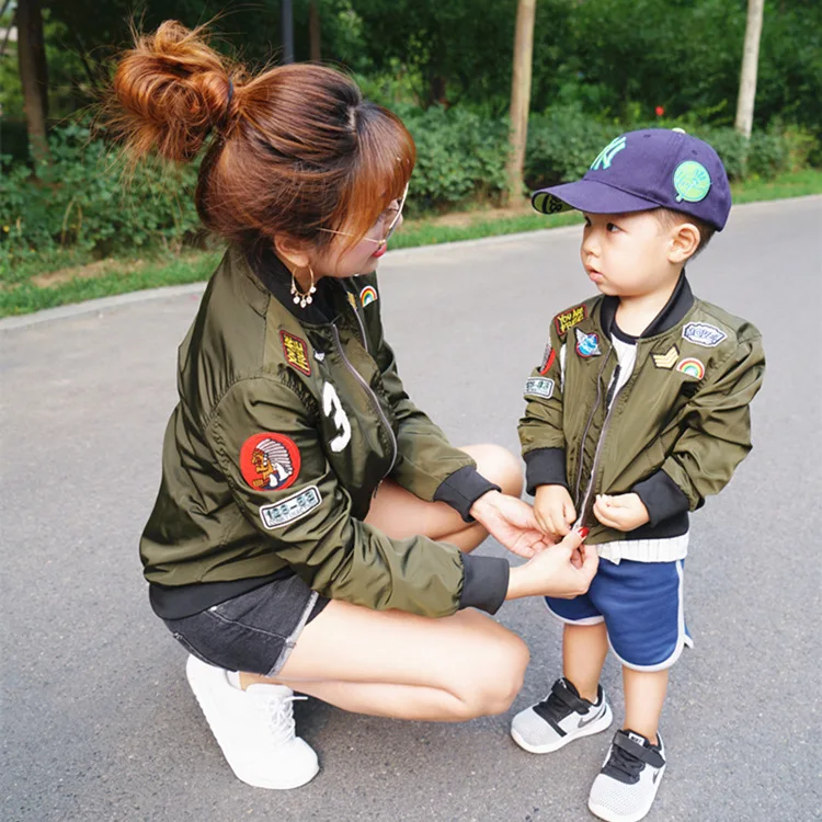 Одинаковые комплекты для семьи Осень зима 2017 одежда папы и ребенка пальто