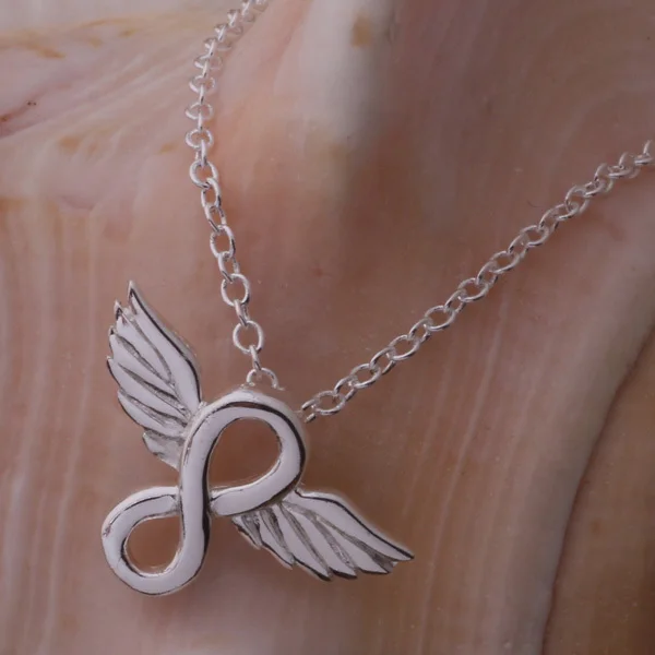 Модное посеребренное ожерелье с кулоном крылья ангела милый подарок на день