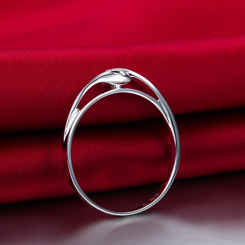 Кольцо обручальное круглое из белого золота 18 К с бриллиантами 0 08 карат|engagement