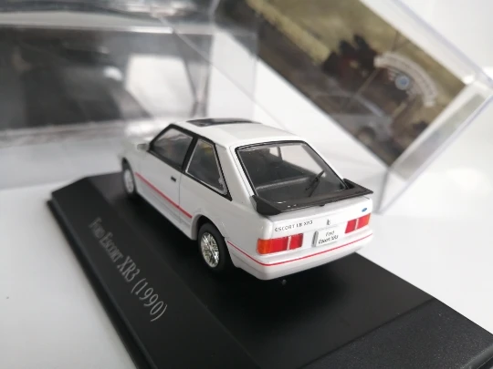 I XO 1:43 FORD ESCORT XR3 1990 сплав модель автомобиля литья под давлением металлические игрушки подарок на день рождения для детей мальчик