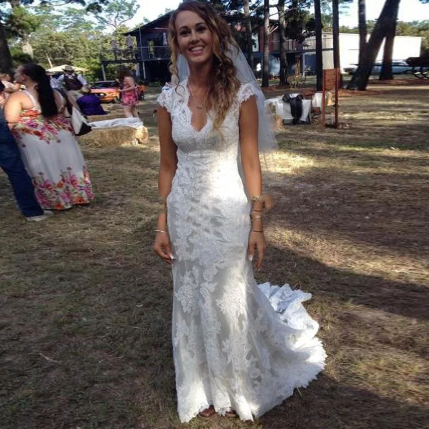 Винтажные свадебные платья в стиле кантри с v образным вырезом и рукавами