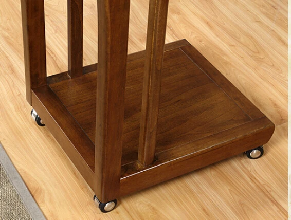 Полностью натуральная деревянная кровать несколько красивых диванов приставок.