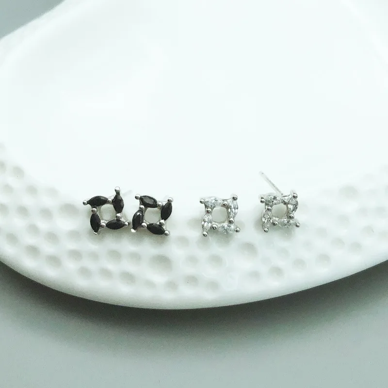 

Free Shipping Fashion Creative 925 Sterling Silver Geometric Hollow Square Stud Earrings For Girl Gift Women Beautiful Jewelry