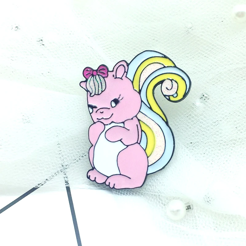 Розовый большой хвост белка яркий цвет задний лук милая фотография подарок |