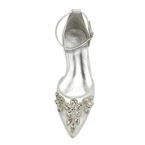 Элегантные женские атласные модельные туфли на плоской подошве с острым носком и ремешком на щиколотке; Свадебные туфли с кристаллами и аппликацией для вечеринки и выпускного