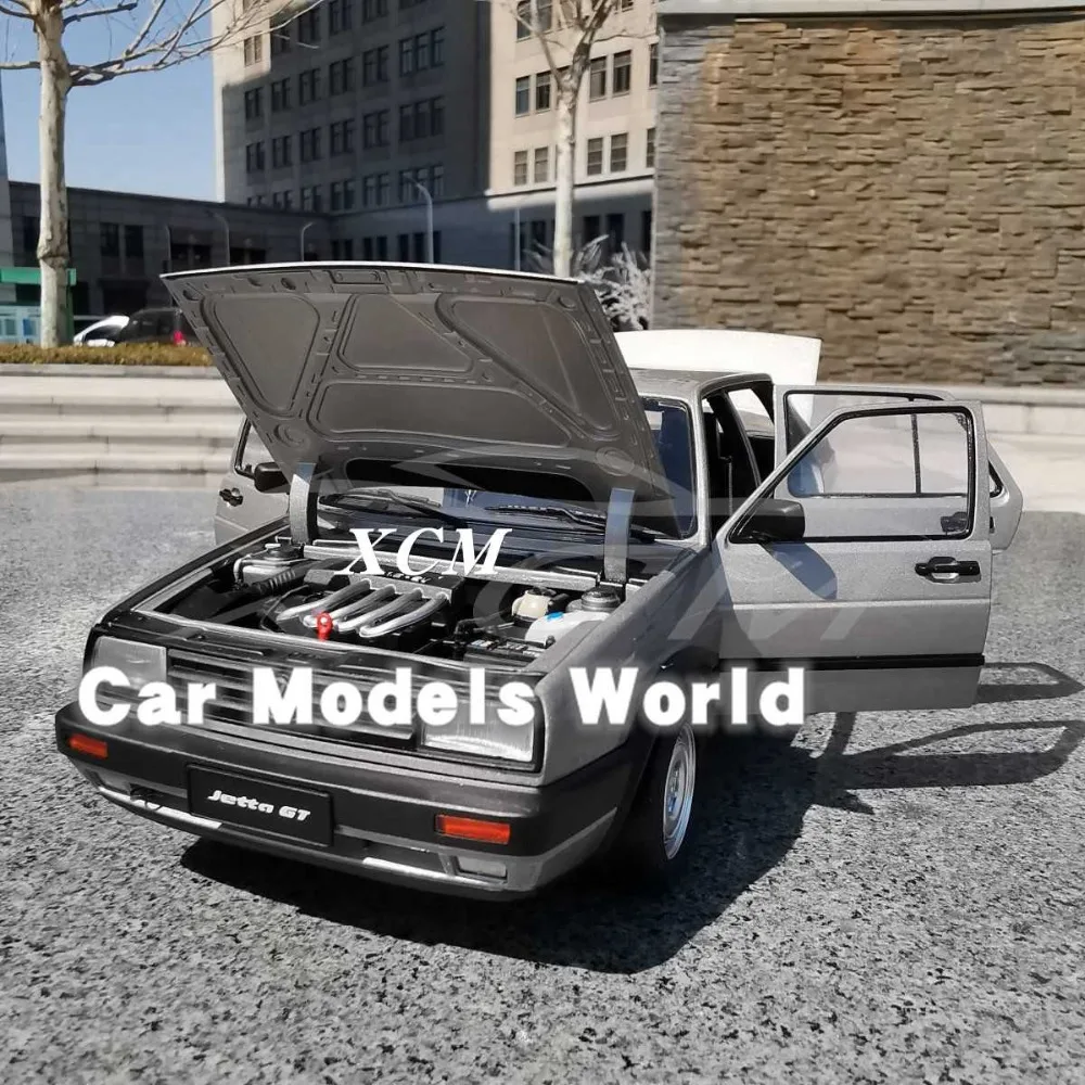 Модель литая автомобиля 1:18 для старого Джетта (серебристый/серый) + небольшой