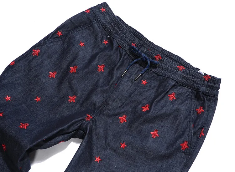 Мужские джинсовые штаны с вышивкой пчела | Мужская одежда