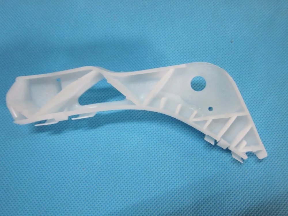Кронштейн переднего бампера для Mazda 6 2002-20012