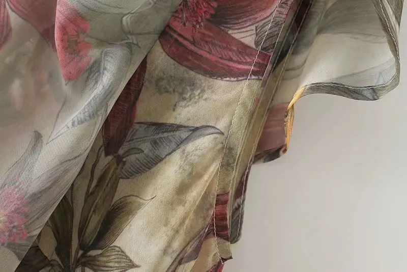 Блузка женская с треугольным вырезом и цветочным принтом 2019 | Женская одежда