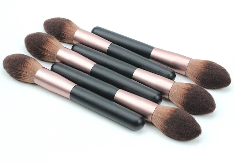 Красота девушка макияж расширенные Волосы Кисти пламя щеки красная Кисть Макияж